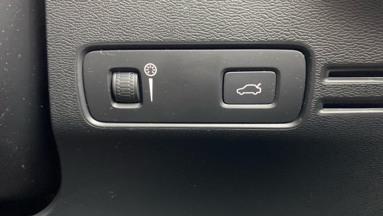Volvo Xc40 1.5 T3 [163] R DESIGN Pro 5dr Petrol Estate